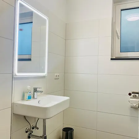 Moderne Unterkunft Garbsen Esterno foto